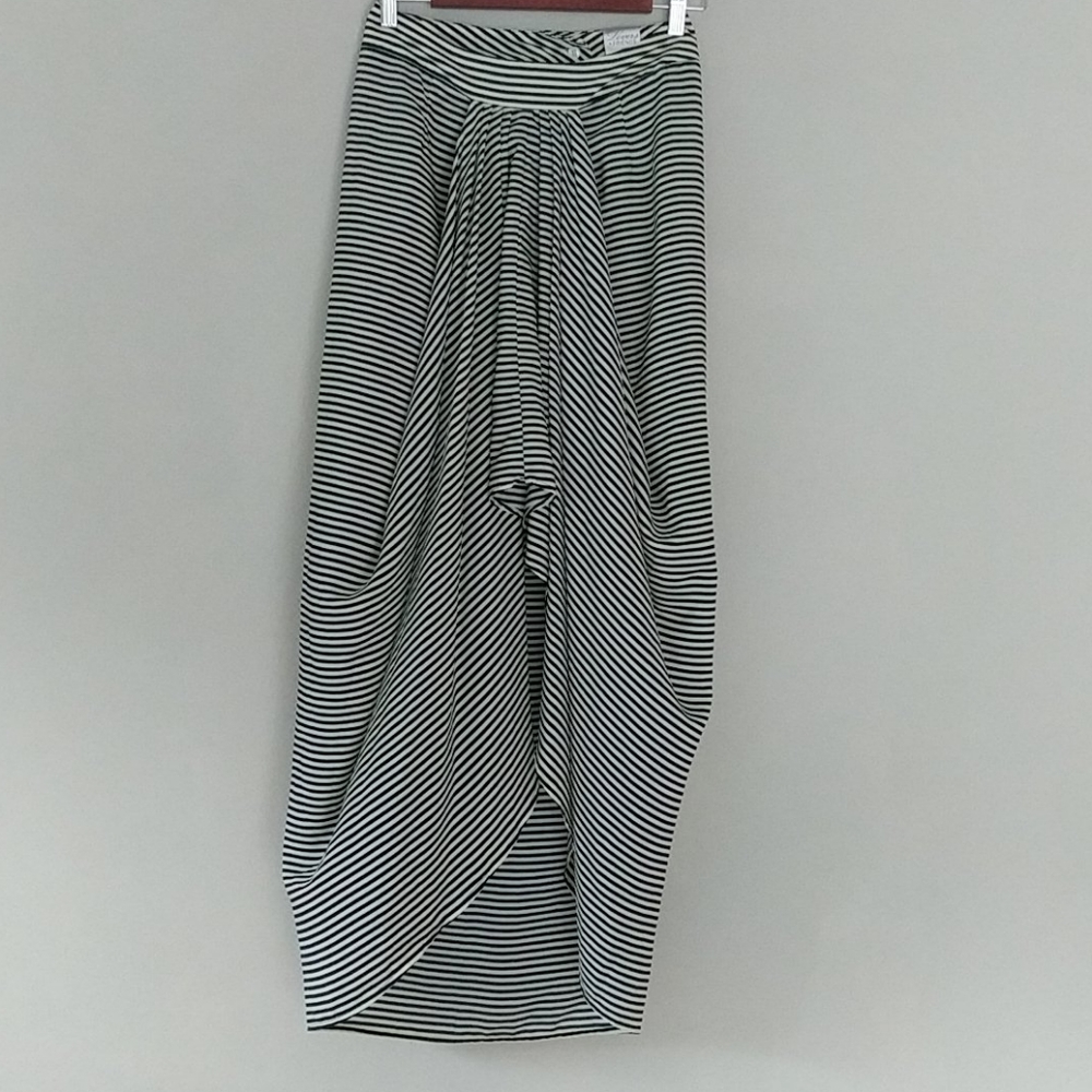 Lovers +Friends high low skirt